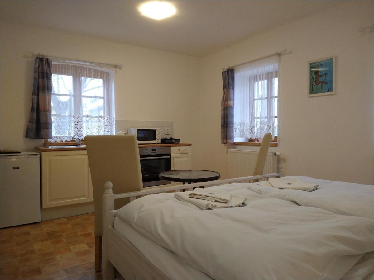 Apartmány Malý mnich Mnísek pod Brdy Exterior foto